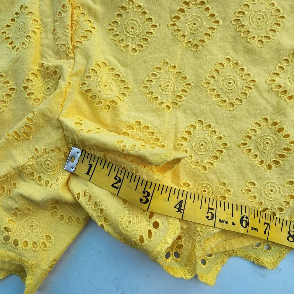 Crown & Ivy Yellow Eyelet Scalloped Edge Cotton Shorts Size 4 - Image 6