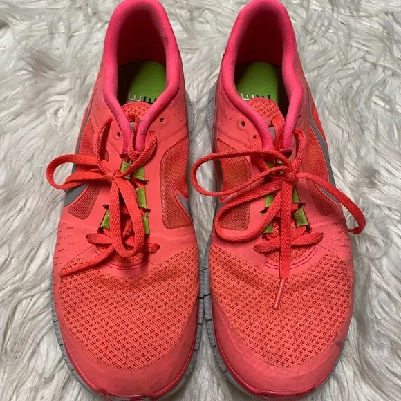 Nike Free Size 10 - Image 2