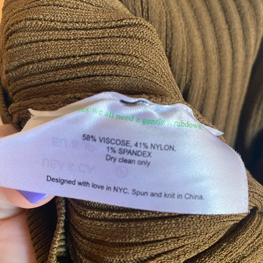 M.M. Lafleur medium the Finley stretch pant ribbed jardigan kint olive brown - Image 6