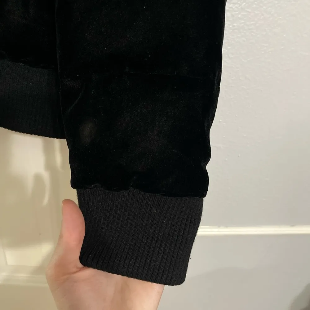 BCBGeneration black Velvet puffer jacket - Image 2