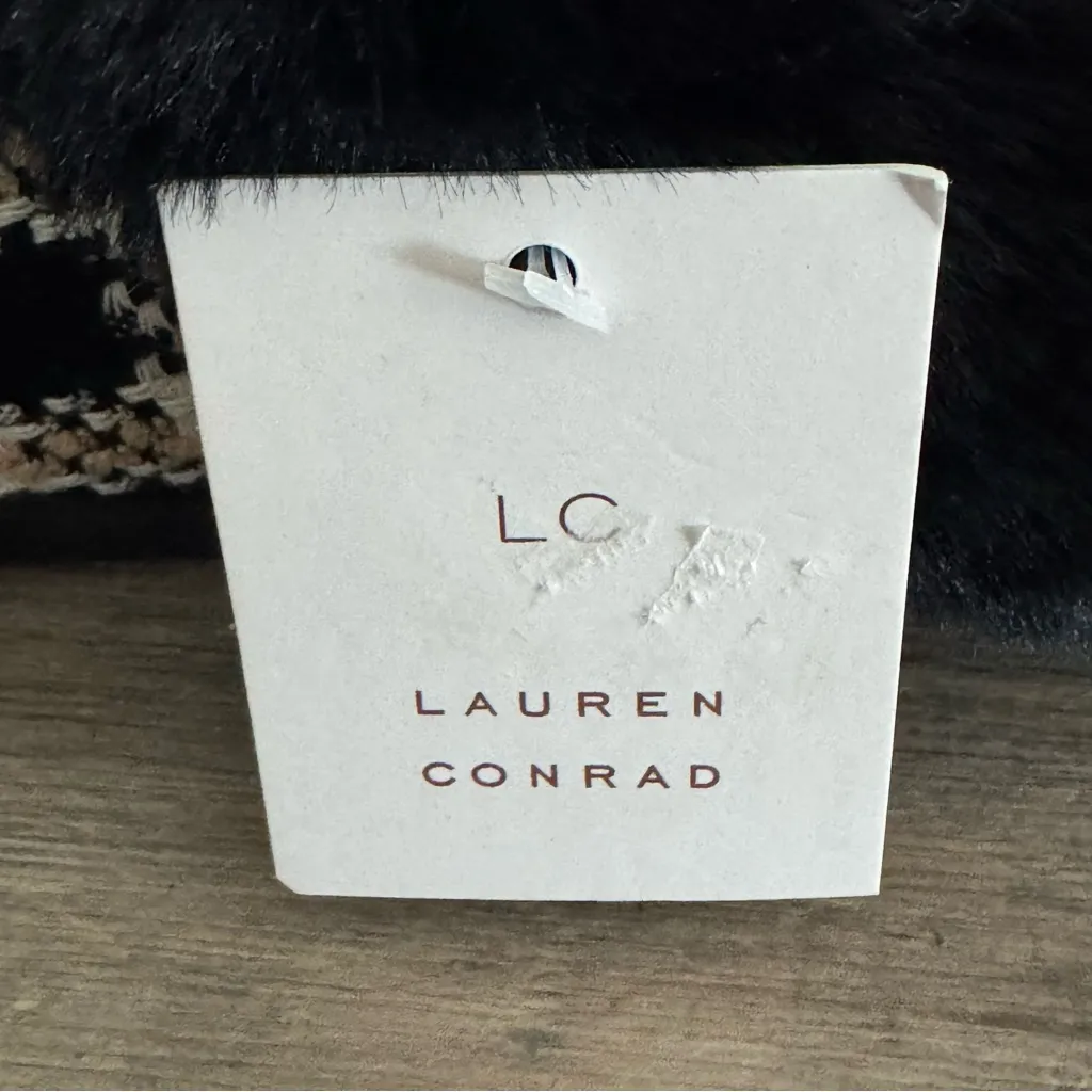 LC Lauren Conrad Black and Tan Women's Slippers Size Small 6/7 - Image 3