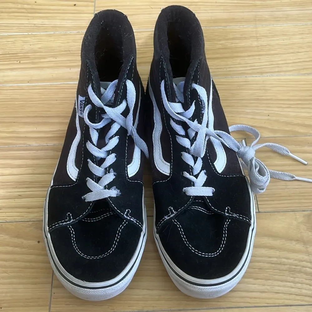 Vans Black and White Sk8-Hi Sneakers - Image 4