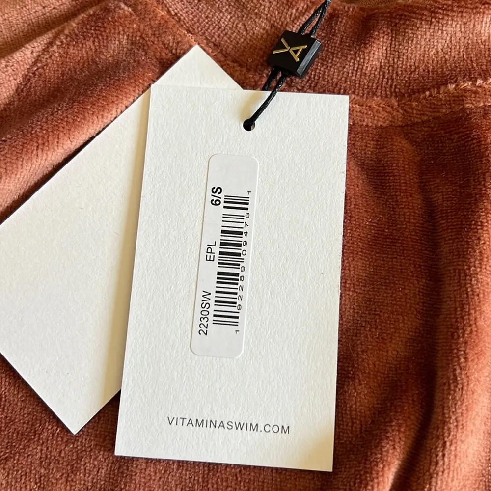 Vitamin A  Crew - Image 4