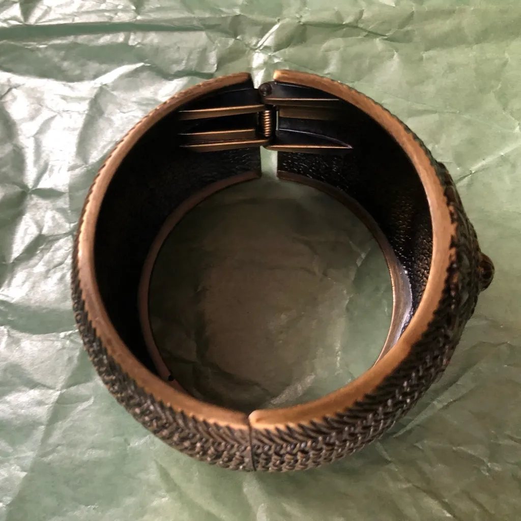 Ornate cuff bracelet – new - Image 3