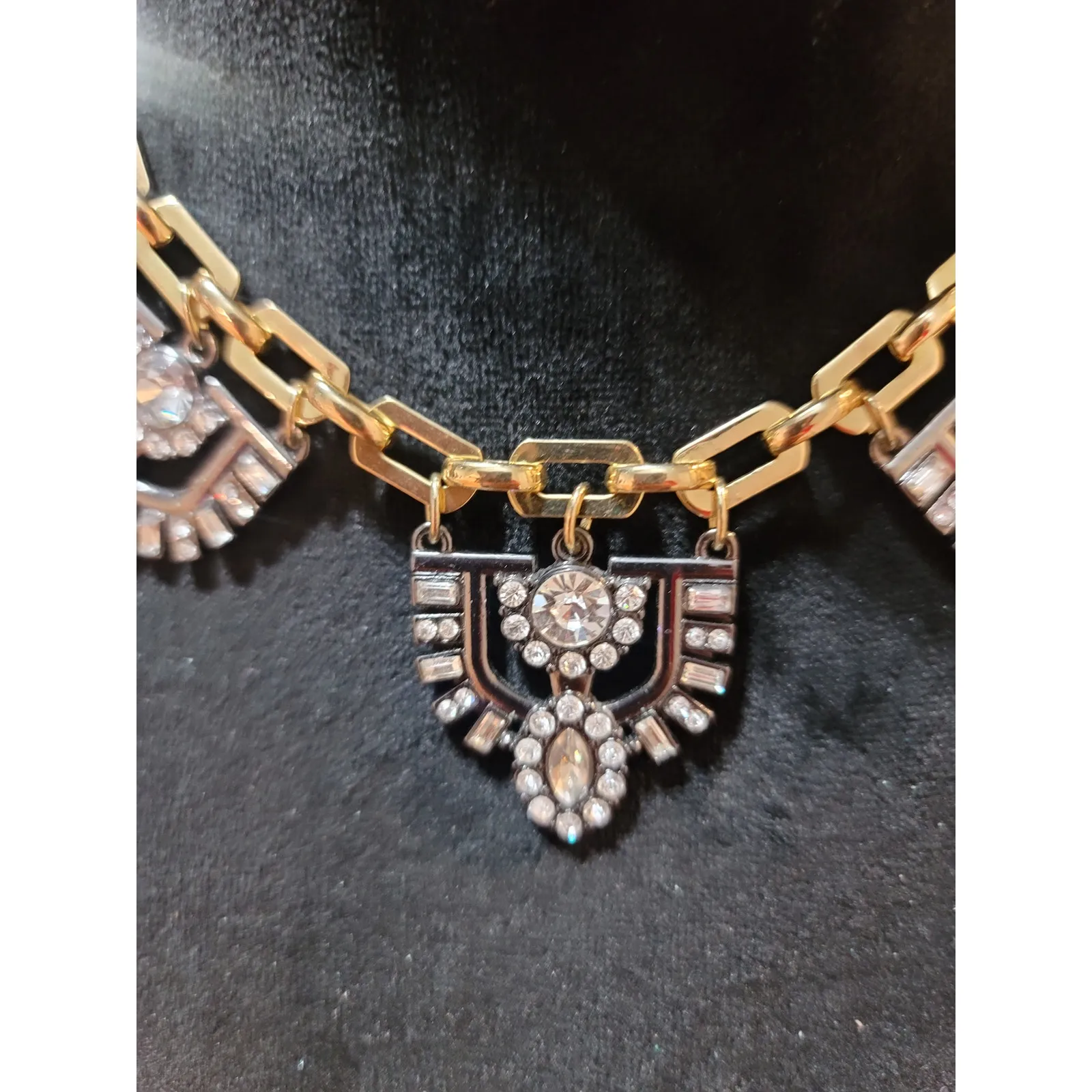 The Limited Women's Gold Chain Necklace With Crystal Pendants And Lobster Claw - Image 3