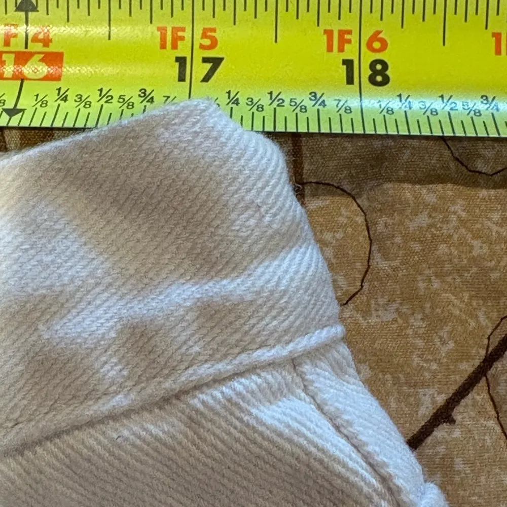 Calvin Klein women's 5-pocket white denim shorts, side slits "Omega" style sz 14 - Image 7