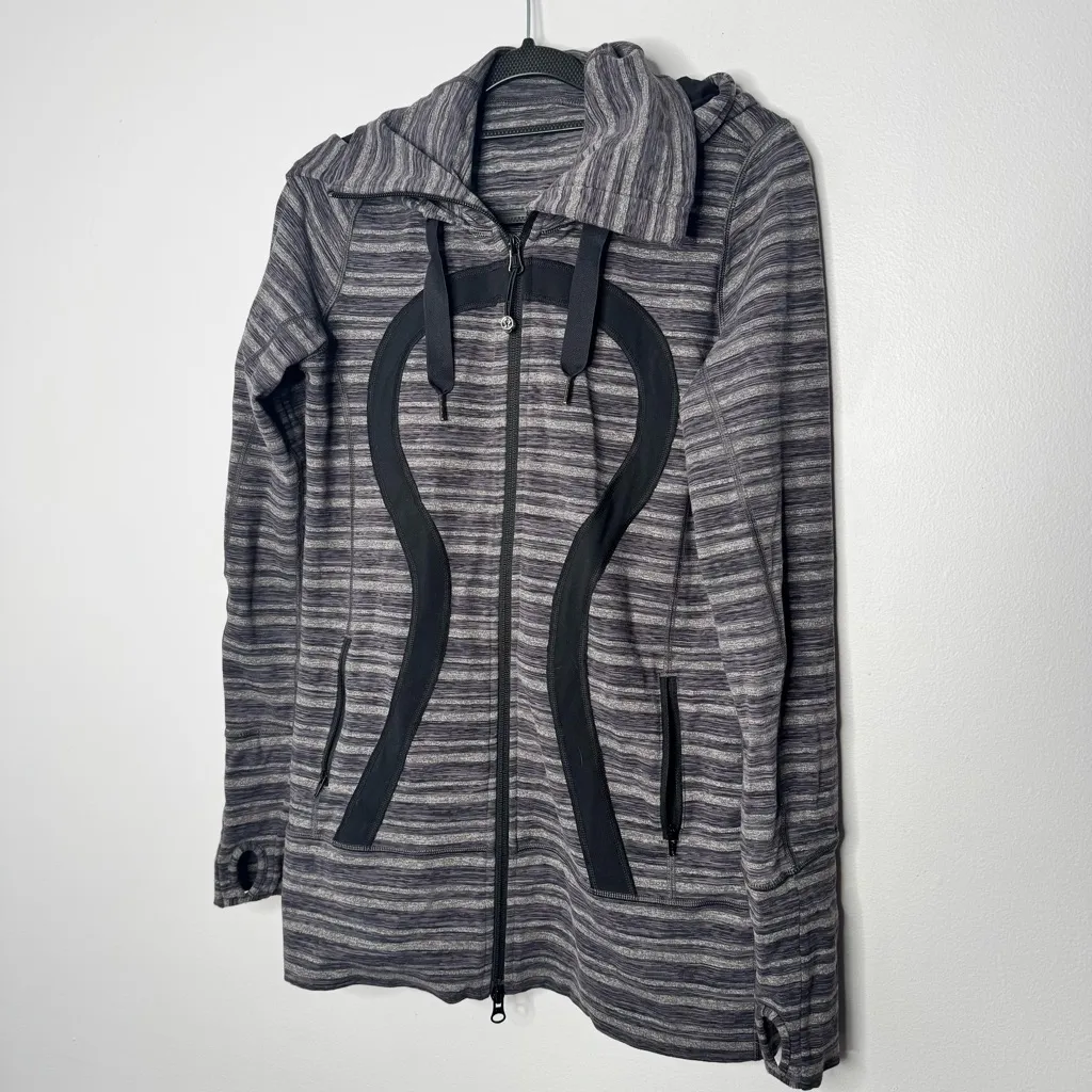 Lululemon In Stride jacket in a black and grey striped/heathered pattern size 6 - Image 3