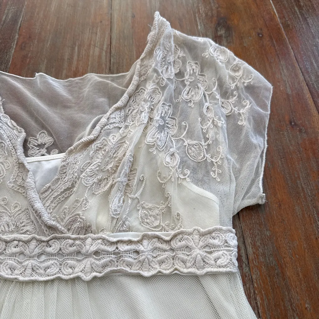 Women's Heart & Soul Beige Lace Mini Dress Large - Image 5