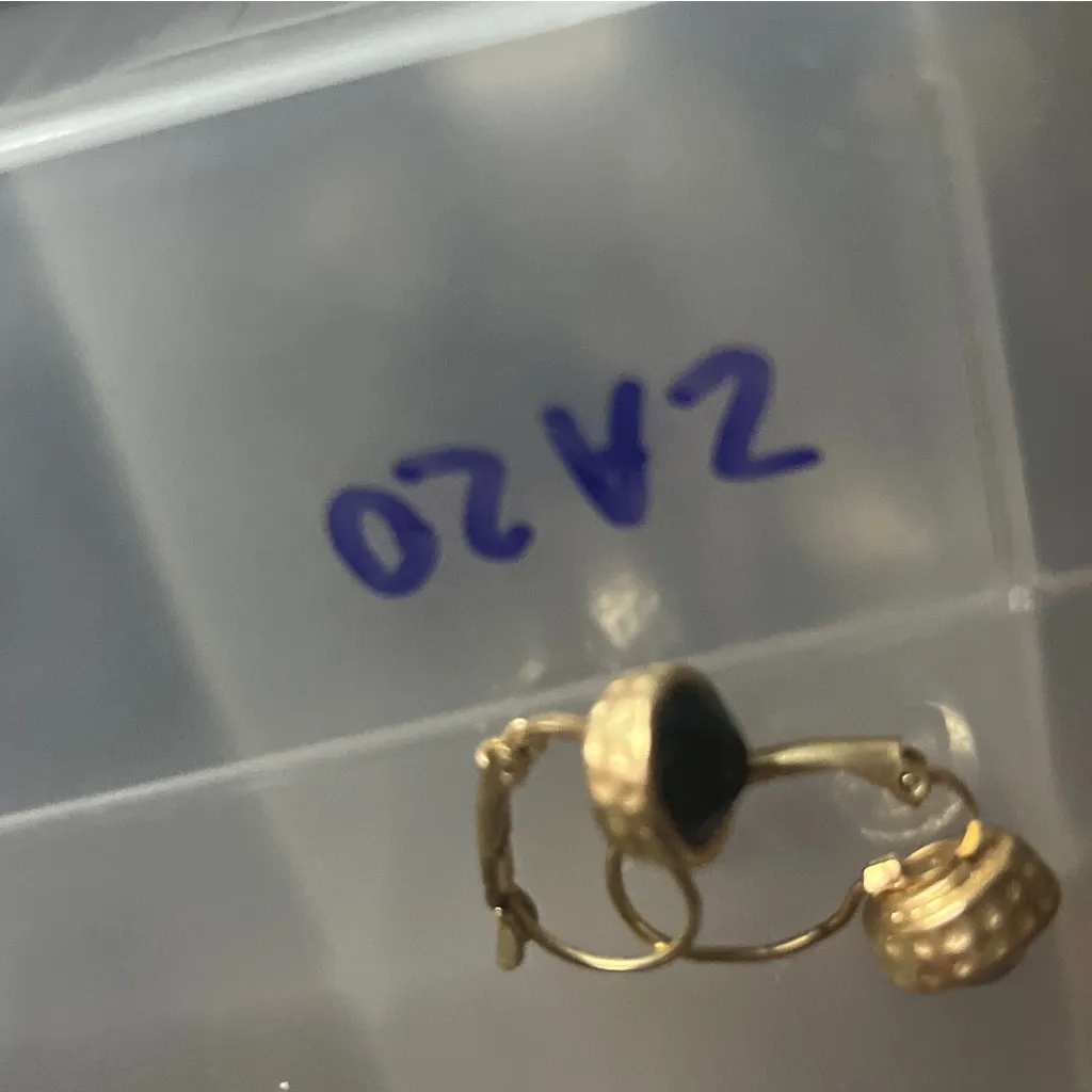 Elegant Gold and Black Drop Earrings - Image 6