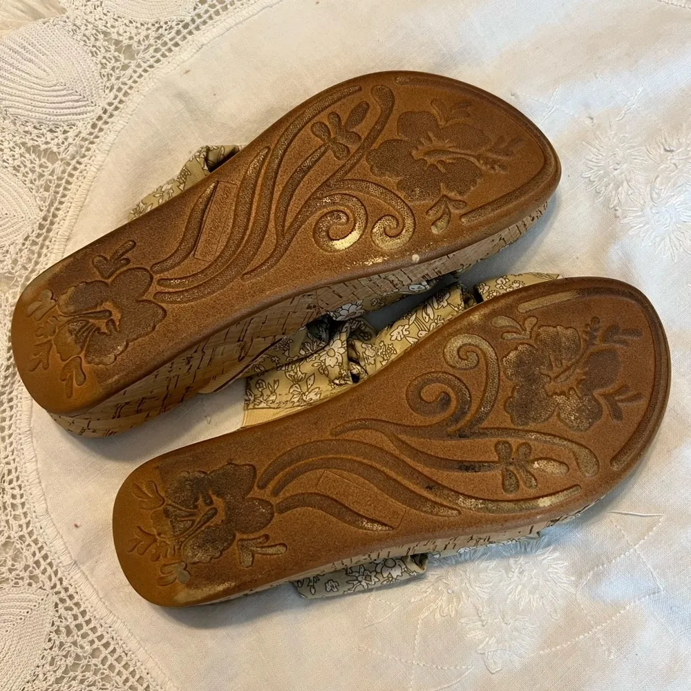 Easy Street Floral Slip On Sandals Women’s Size 6.5 Cork Low Platform Neutral - Image 9