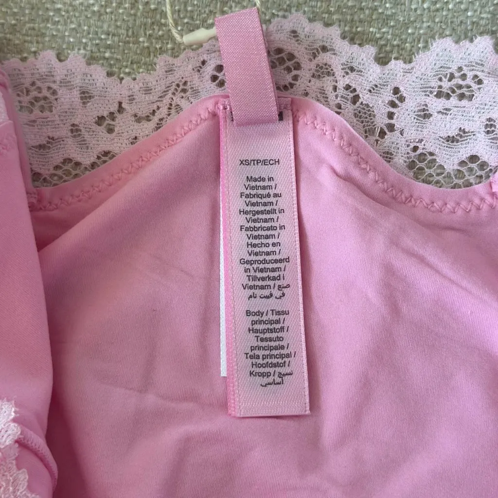 Skims Fits Everybody Lace Cami Bodysuit in Bubblegum, Size X-Small - Image 8