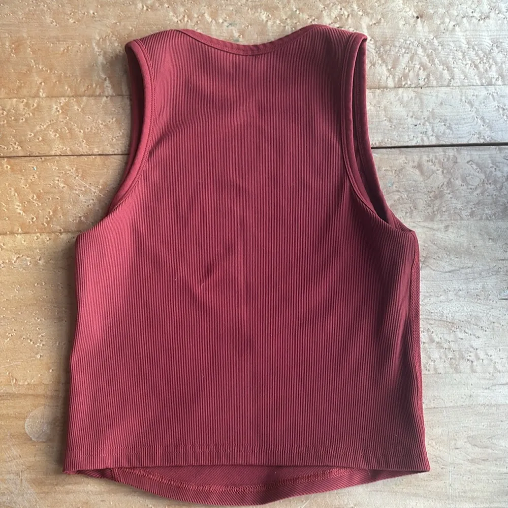 Old Navy  active tank top - Image 4