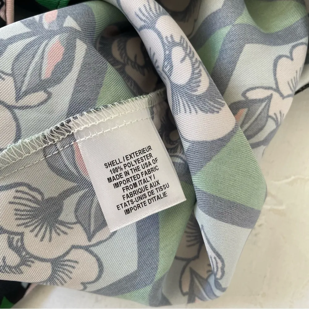 Mil­ly Flo­ral Blouse worn D’An­dra Sim­mons in The Re­al House­wives Dal­las 4 - Image 8