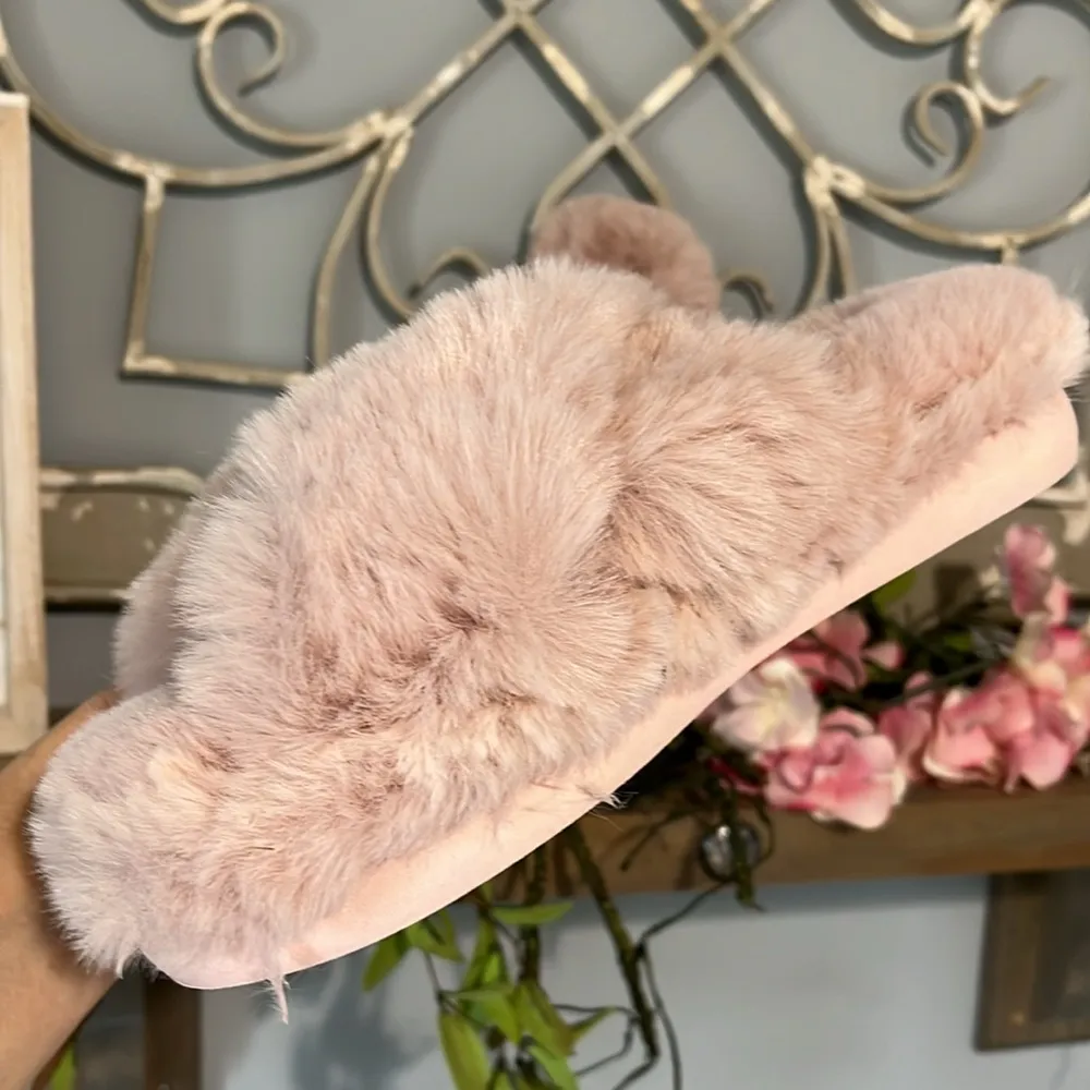 Steve Madden Slipper Pink Fluffy Comfy Slides House Shoe Women 7 8 Plush Slip On - Image 6