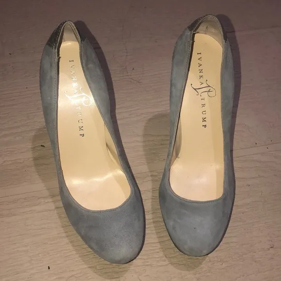 Ivanka Trump gray pumps - Image 2