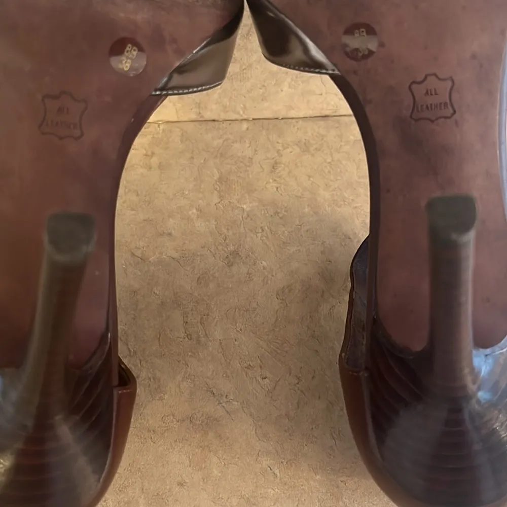 BCBG metallic bronze and leather heeled sandals.,. like new size 8 open toe - Image 5