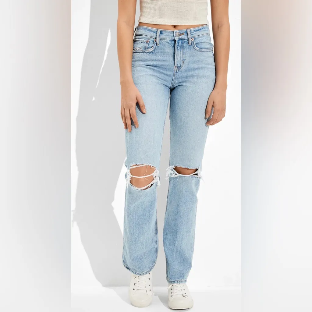 American Eagle 90’s bootcut distressed knees light wash comfort waist jeans 2reg - Image 2