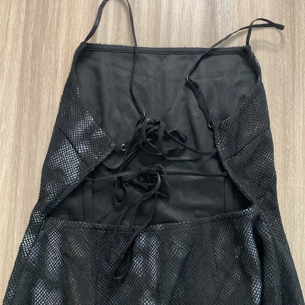 Urban Outfitters Textured Snake Print Bodycon Mini Dress Black Tie Back Large - Image 5