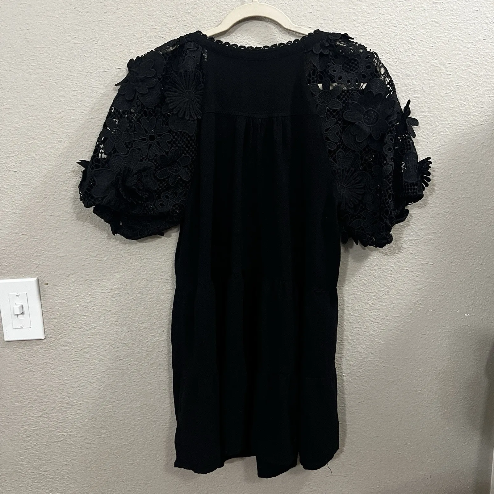 Umgee Tiered Mini Dress Black Size Large Floral Embroidered Puff Sleeve Popover - Image 5