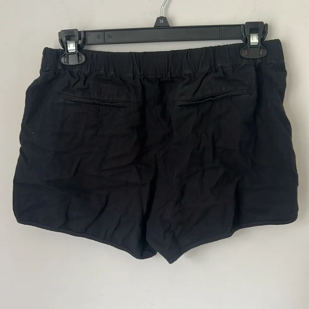 Madewell women’s black cotton blend shorts, size medium 🕶️ - Image 4