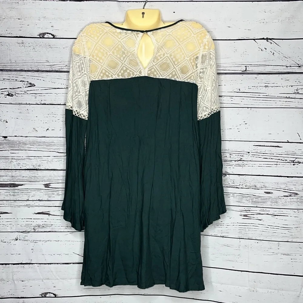 Umgee NWT Size L Green - Boho Crochet Lace Keyhole Peasant Swing Dress - Image 5