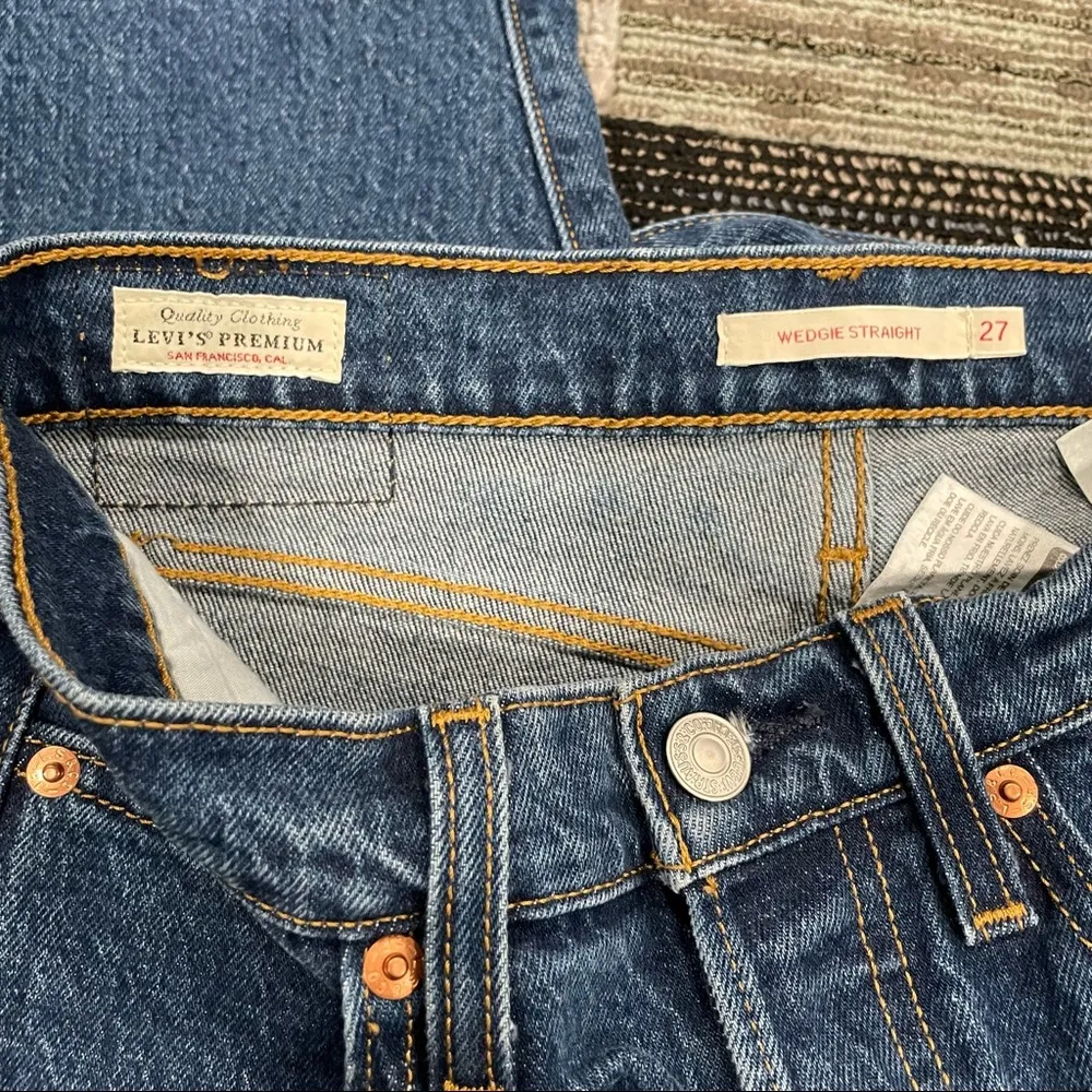 Levi’s Premium Wedgie Straight Jeans Blue Raw Hem Button Fly Sz 27 Dark Wash - Image 11