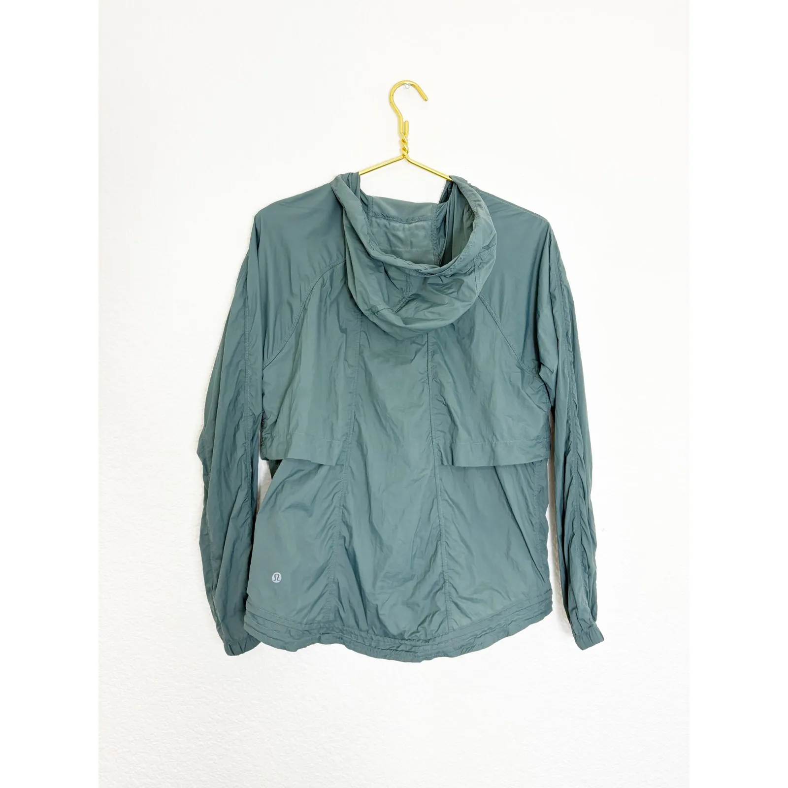 Lululemon Hood Lite Jacket Size 6 Green Windbreaker Workout Lightweight - Image 13