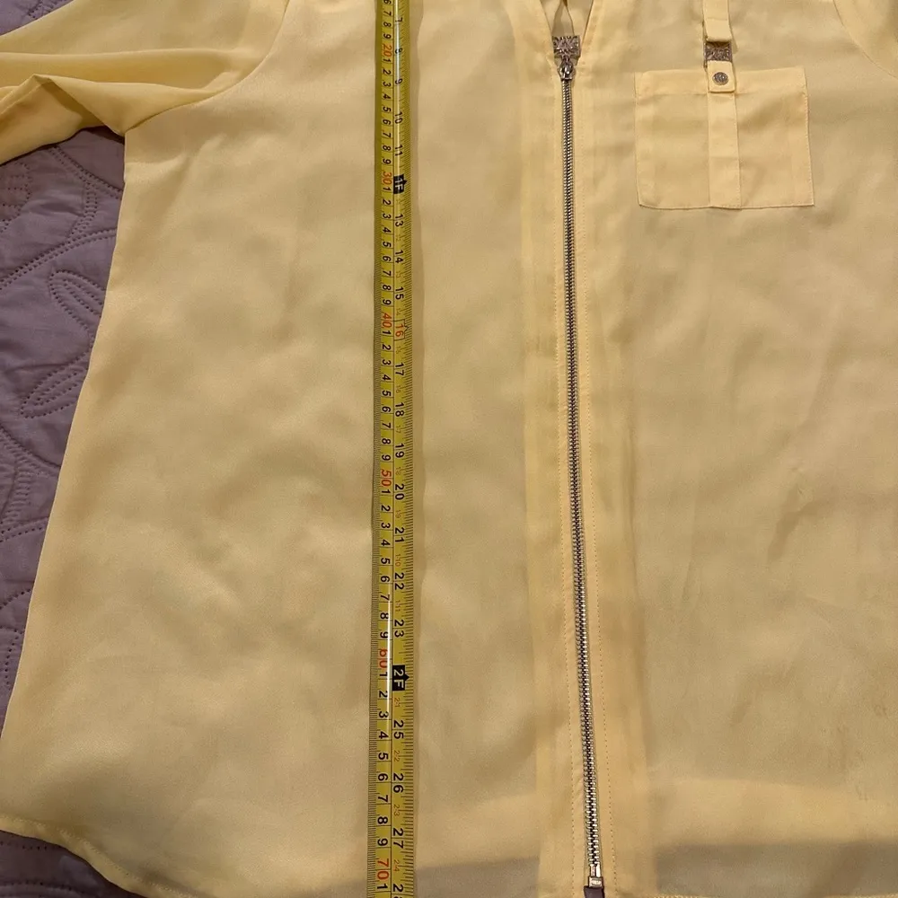 Anne Klein 3/4 sleeve zip up top Yellow Top Gold Zipper /logo size large. - Image 16
