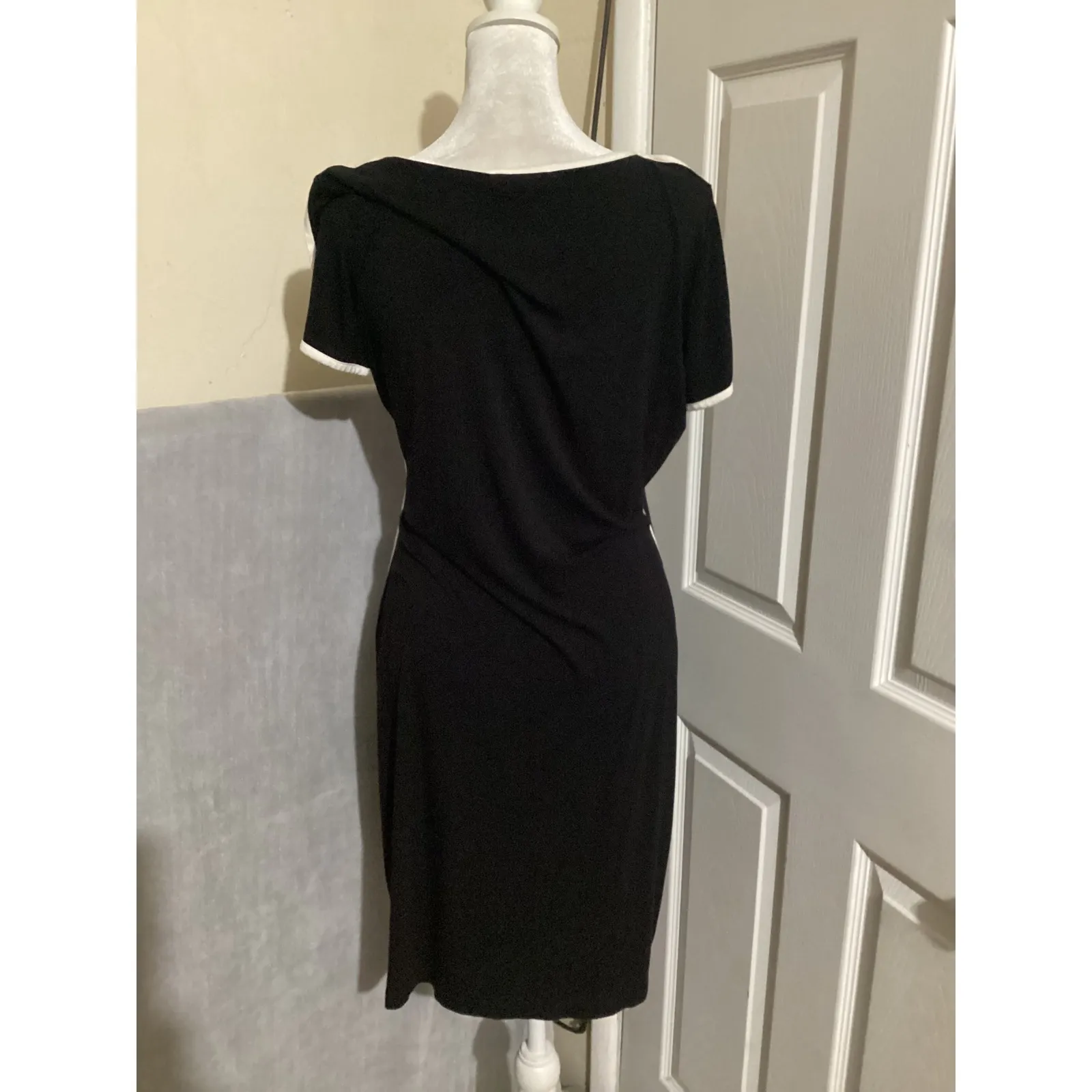 Calvin Klein Black White Trim Jersey Sheath Knee Length Dress Size 12 - Image 3
