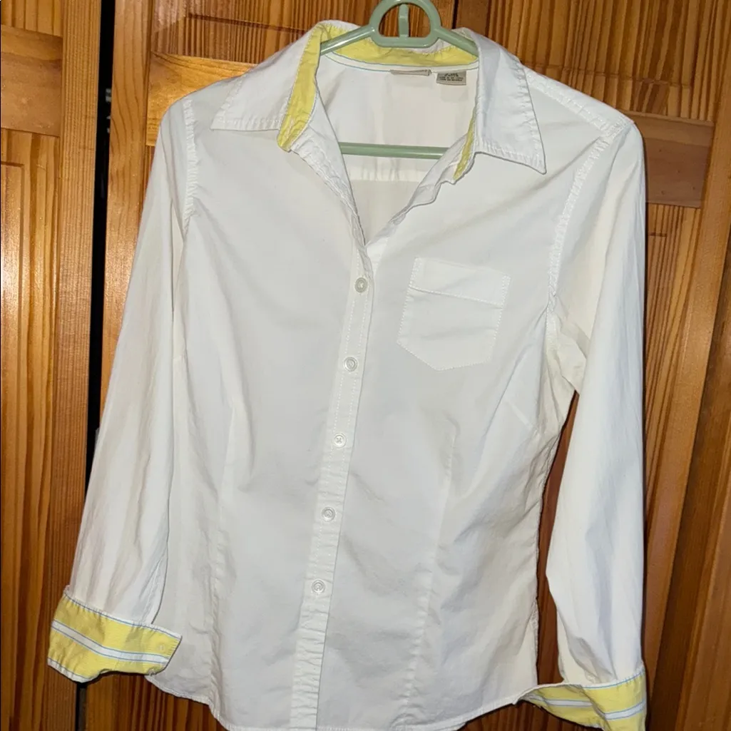 L.L. Bean White Shirt with Yellow Collar - Image 4