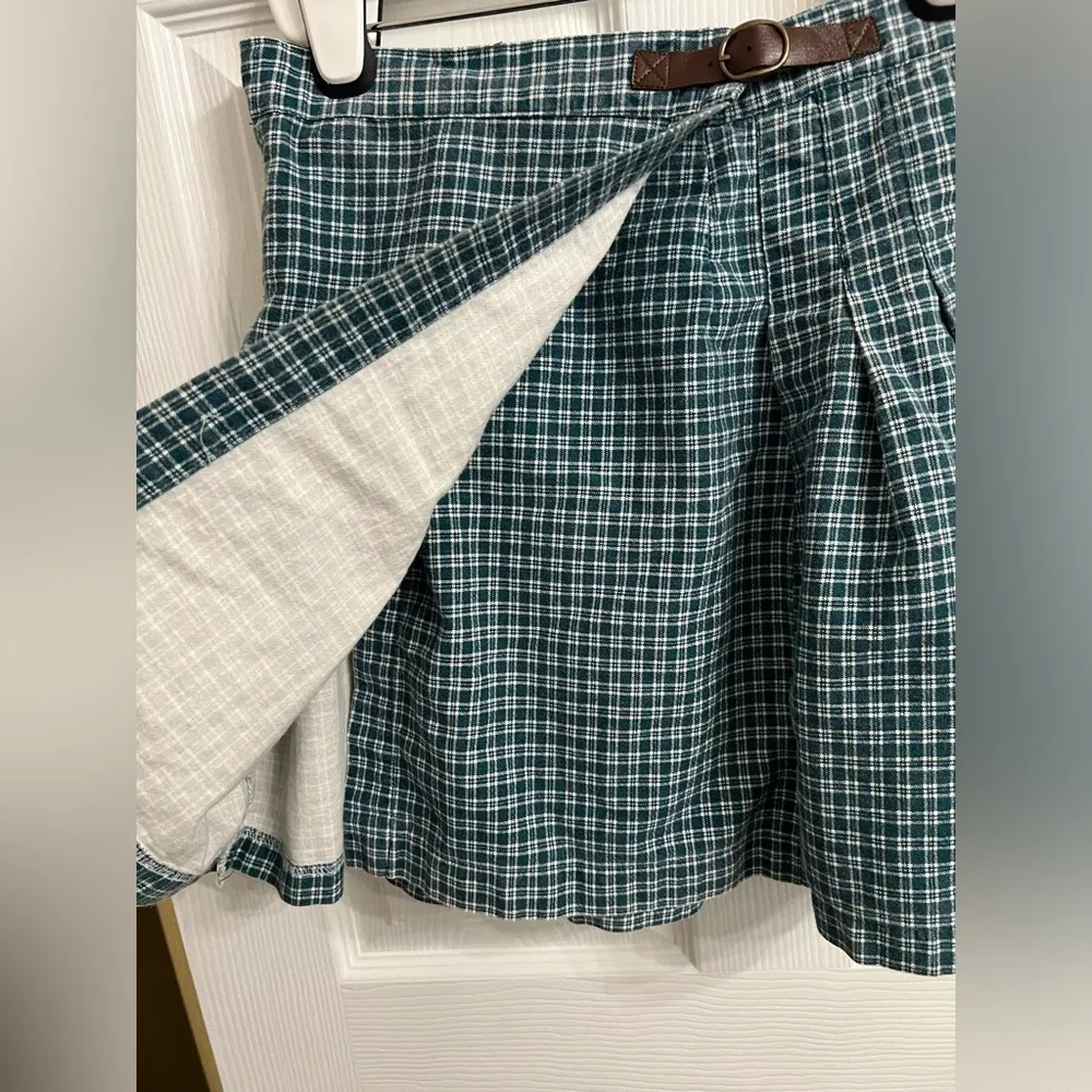 Vintage white stag plaid mini skirt size girls 16
Women’s small - Image 3