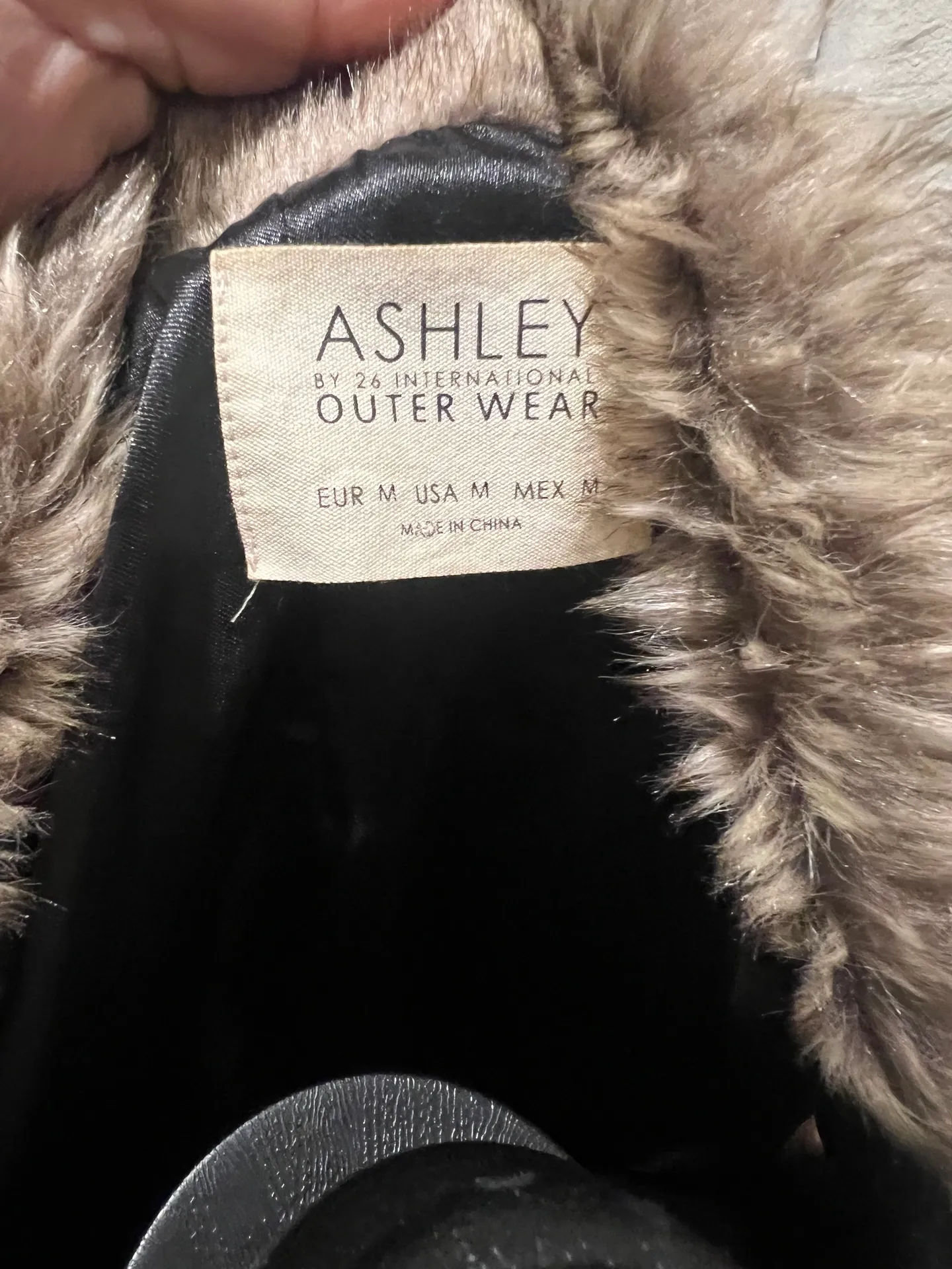 Faux Fur Vest - Image 4