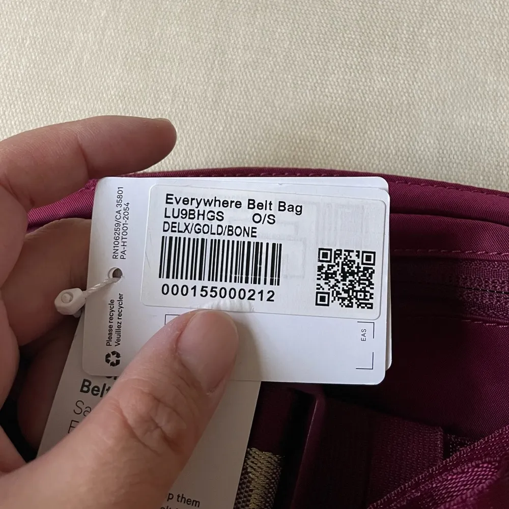 Everywhere Belt Bag 1L *Wordmark - Deep Luxe/Gold - Image 8