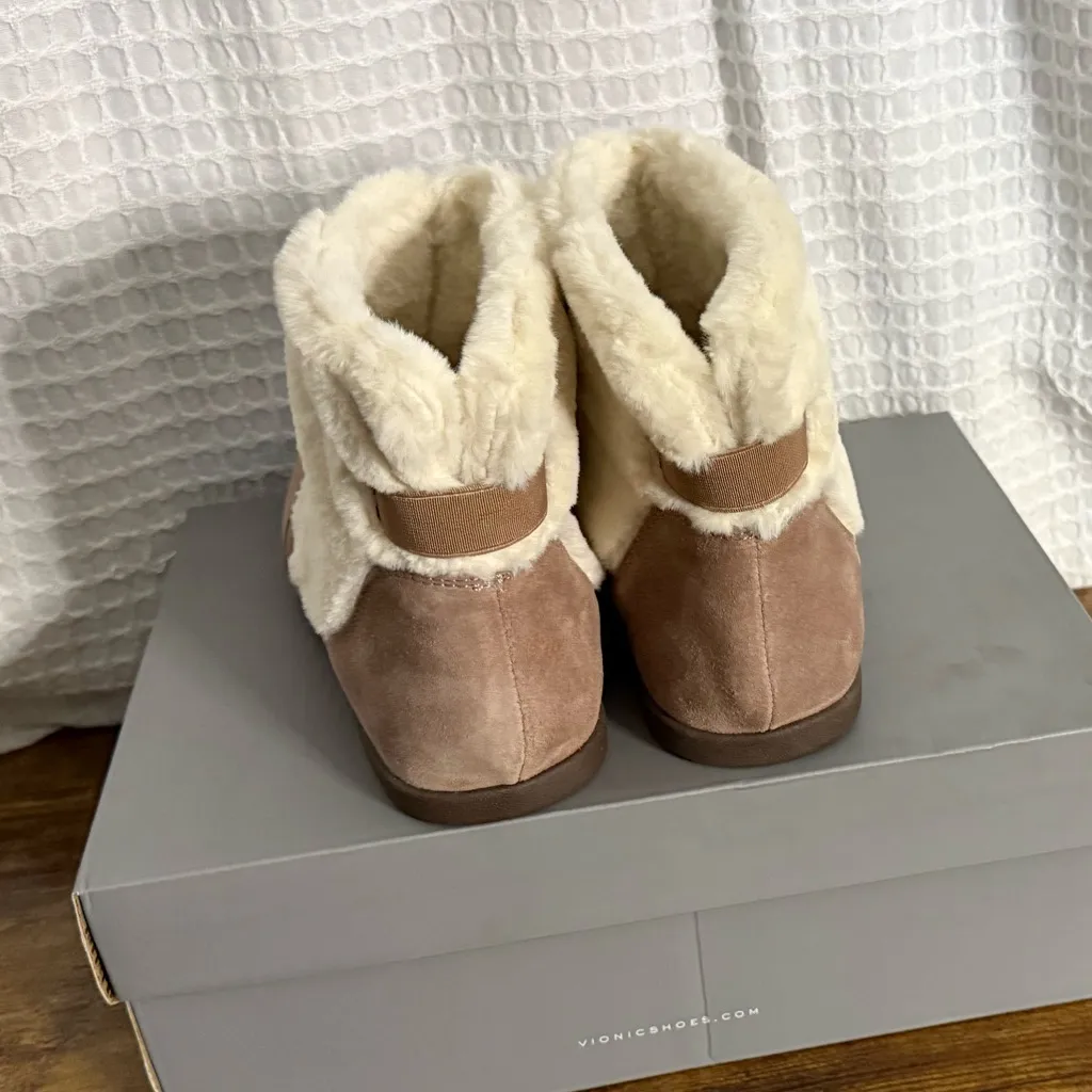 Vionic Cream Faux Fur Lined Footwear - Image 2