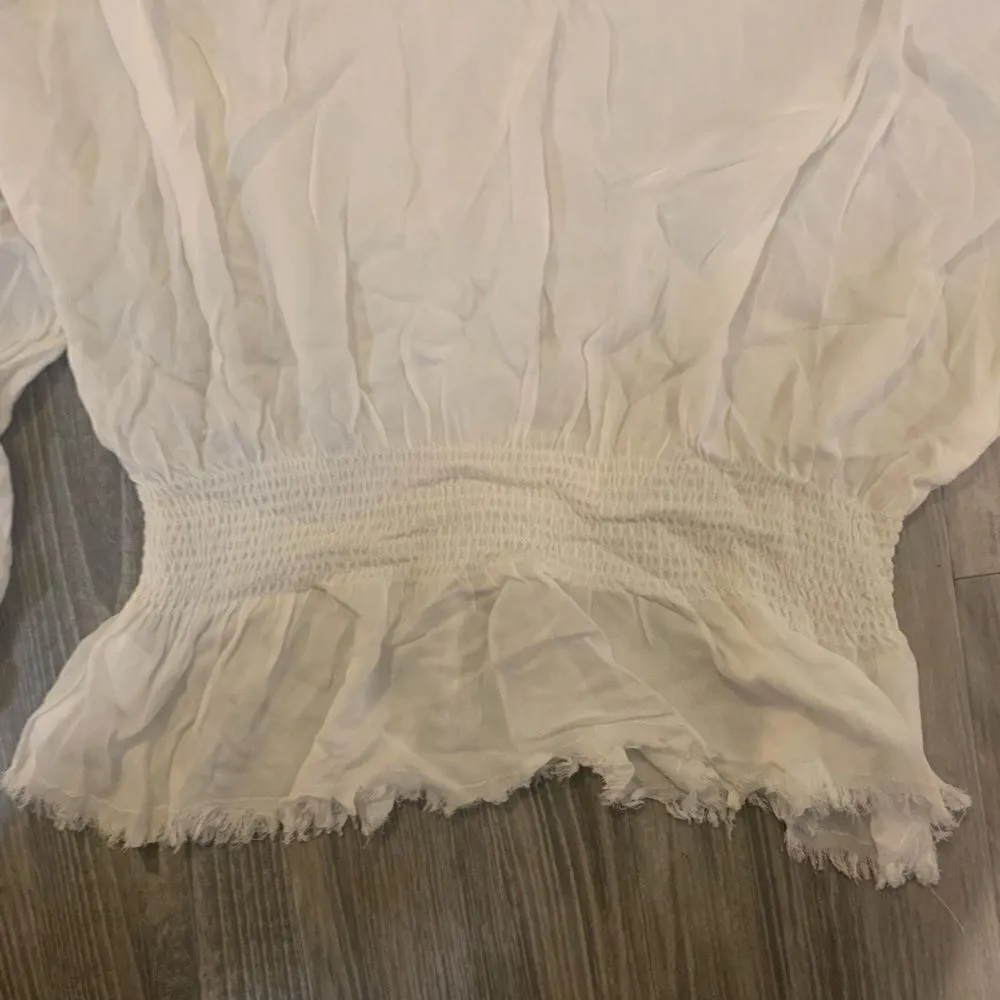 NWT Womens white top size M - Image 2