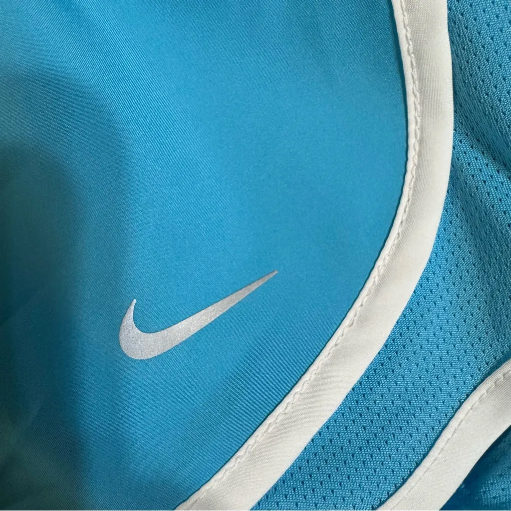 Nike Women’s Tempo Dri-Fit Mid-Rise 3-Inch Running Shorts - Image 8