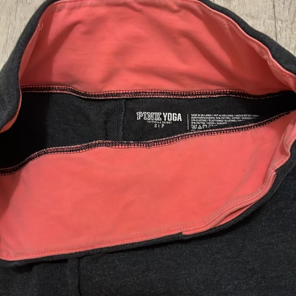 Victoria secret pink crop leggings peach gray black small - Image 3
