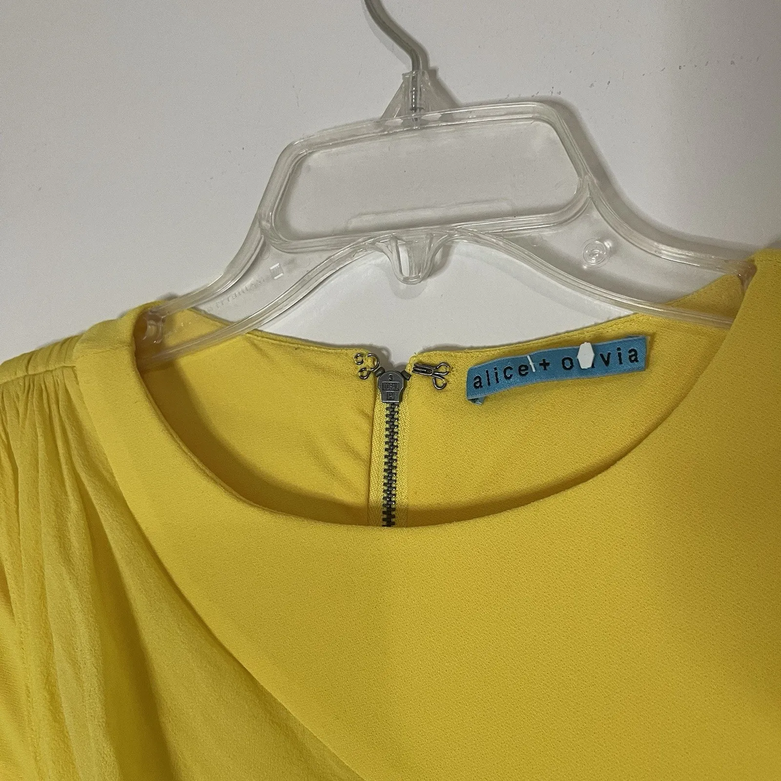 Alice + Olivia Goddess yellow wrap short sleeve bodycon mini silk dress US 2 - Image 3