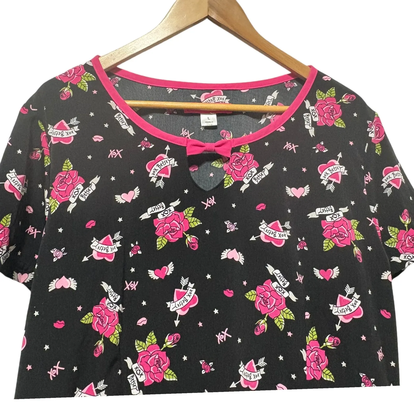 Betsey Johnson Women Top L Black Pink Rose Print XOXO Medical‎ Nurse Uniform - Image 3