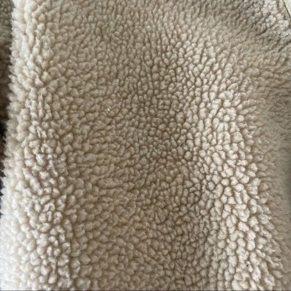 Brandy Melville John Galt Sherpa Teddy Jacket - Image 4