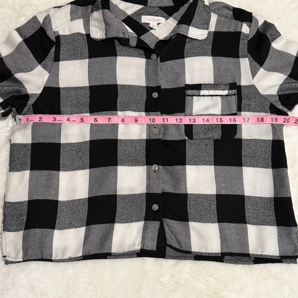 Colsie Size Medium Checkered Flannel Top Black - Image 5