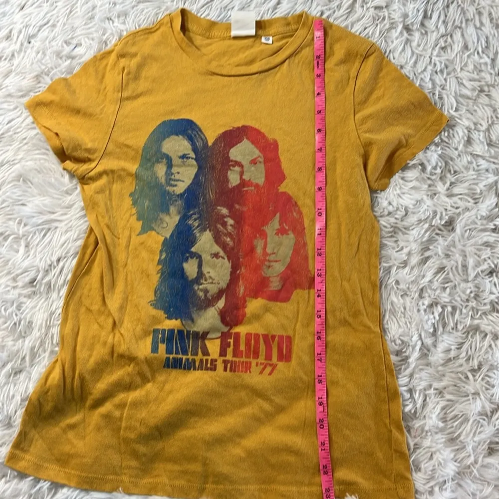 Junk food Pink Floyd animals shirt XS Gold Size undefined - Image 5