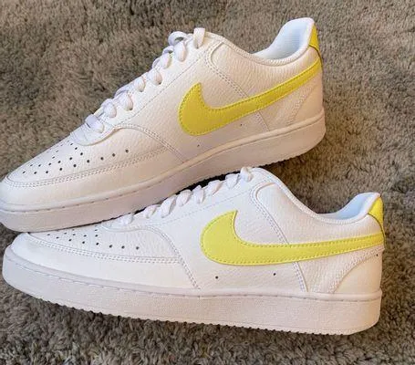 Nike Shoes 10.5 - Image 5