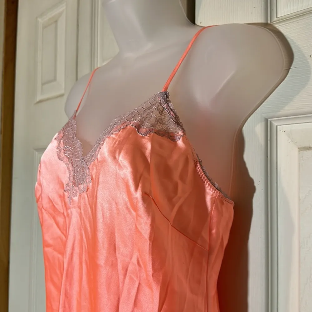 Victoria's Secret Peach Apricot Pink Lace Long Cami or Short Nightgown Medium - Image 7