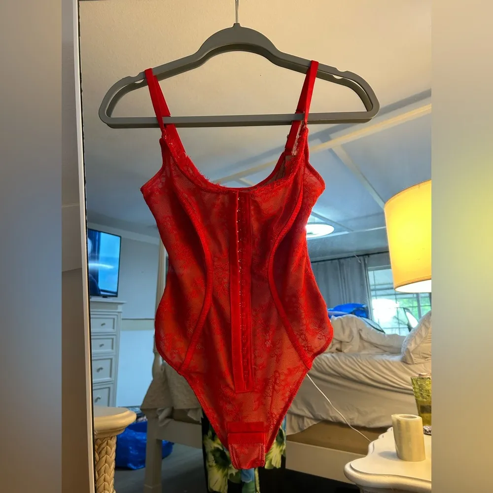 NEW SHAPELLX Lace Tummy Control Shapewear Backless Body Shaper Thong XS Red - Image 4