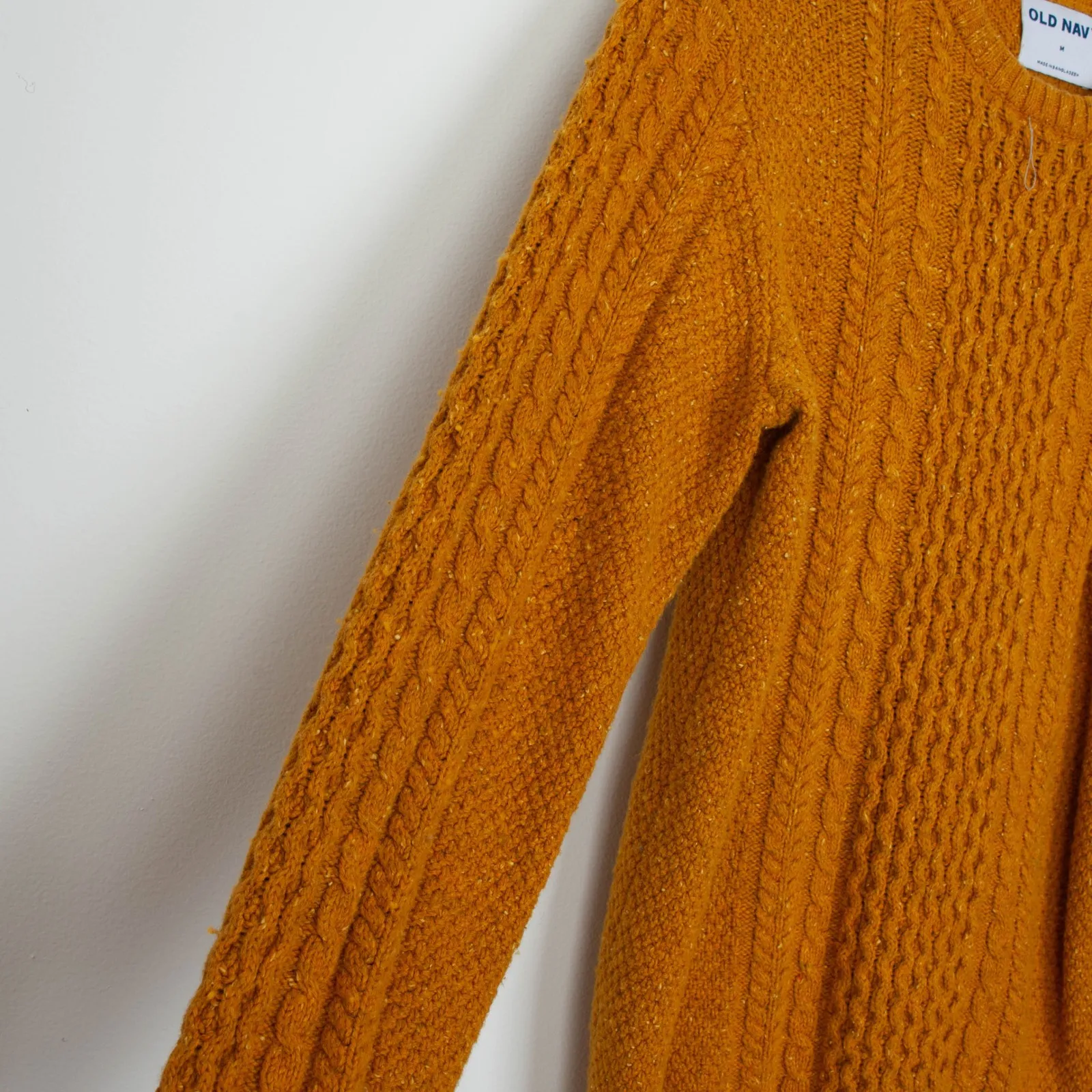 Old Navy Womens Wool Blend Cable Knit Crewneck Pullover Sweater Size M Gold Cozy - Image 4