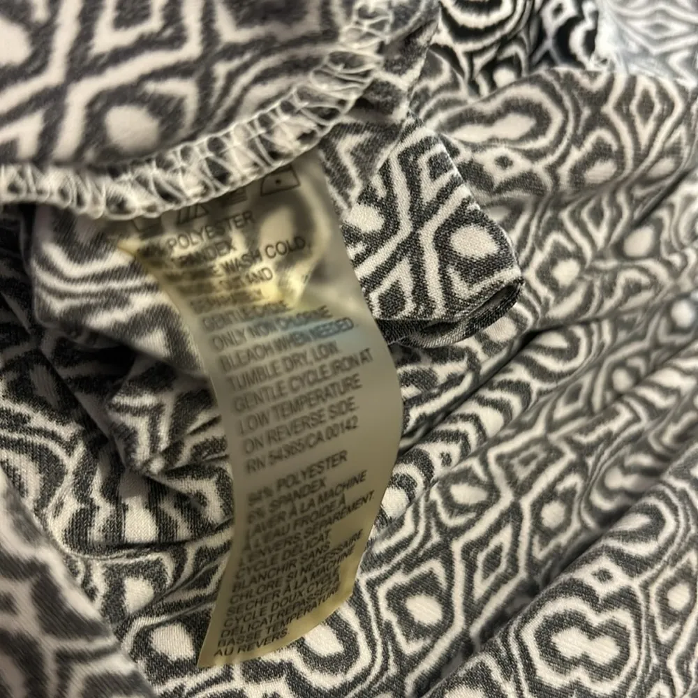 Petite sleeveless top in size PM - Image 15