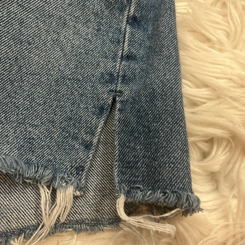 Abercrombie & Fitch high rise 4” distressed denim shorts 12/31 - Image 9