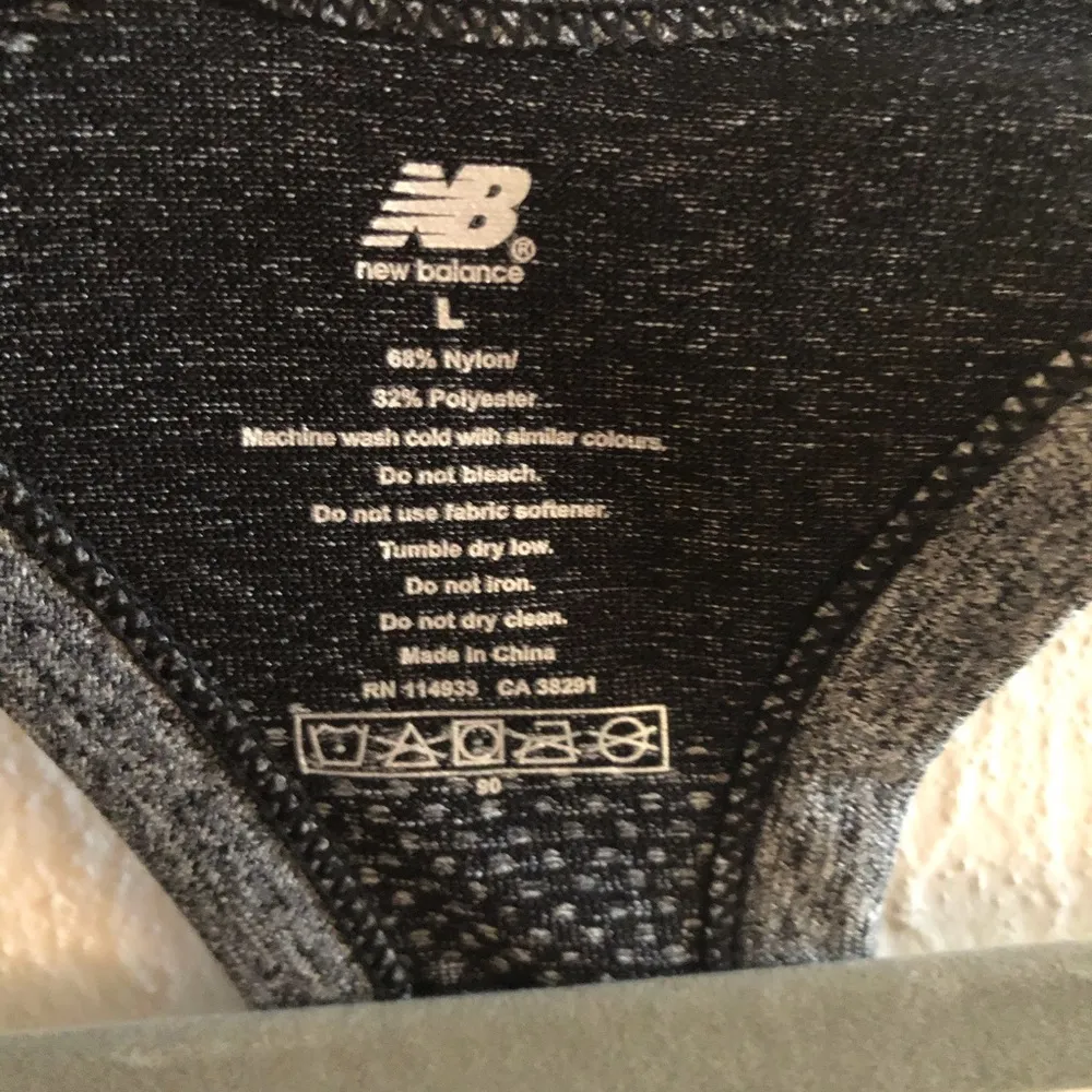 New Balance Tank Grey Camouflage Racerback Workout Tank Top Sz L BNWT - Image 9