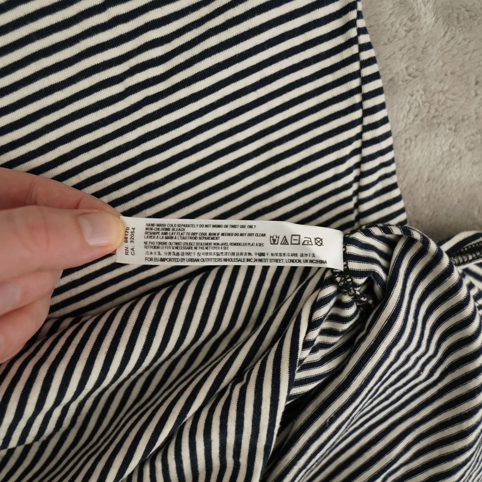 Free People Beach Navy Blue Striped Shirt Women's Small Half Sleeve Slit - Image 7